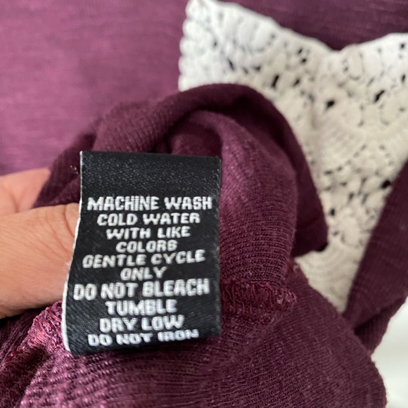 Go Wild top mid sleeves. Pocket in front. Size Med. - Picture 6 of 7